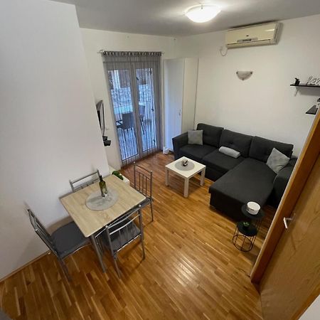 Appartamento Melani*** Novaglia Esterno foto