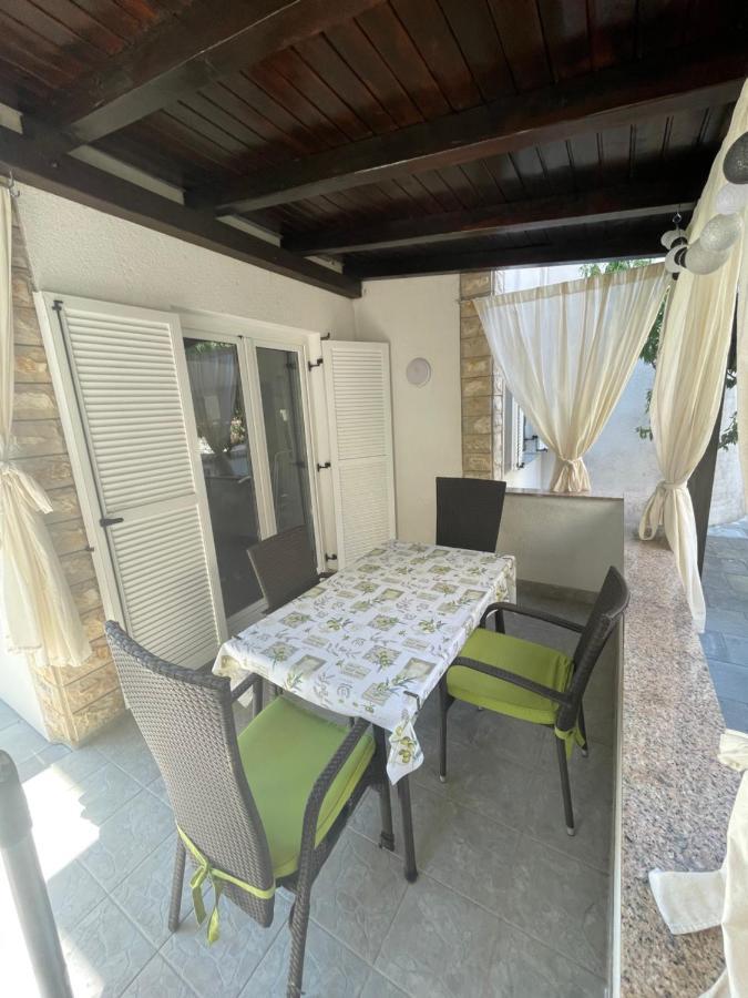 Appartamento Melani*** Novaglia Esterno foto