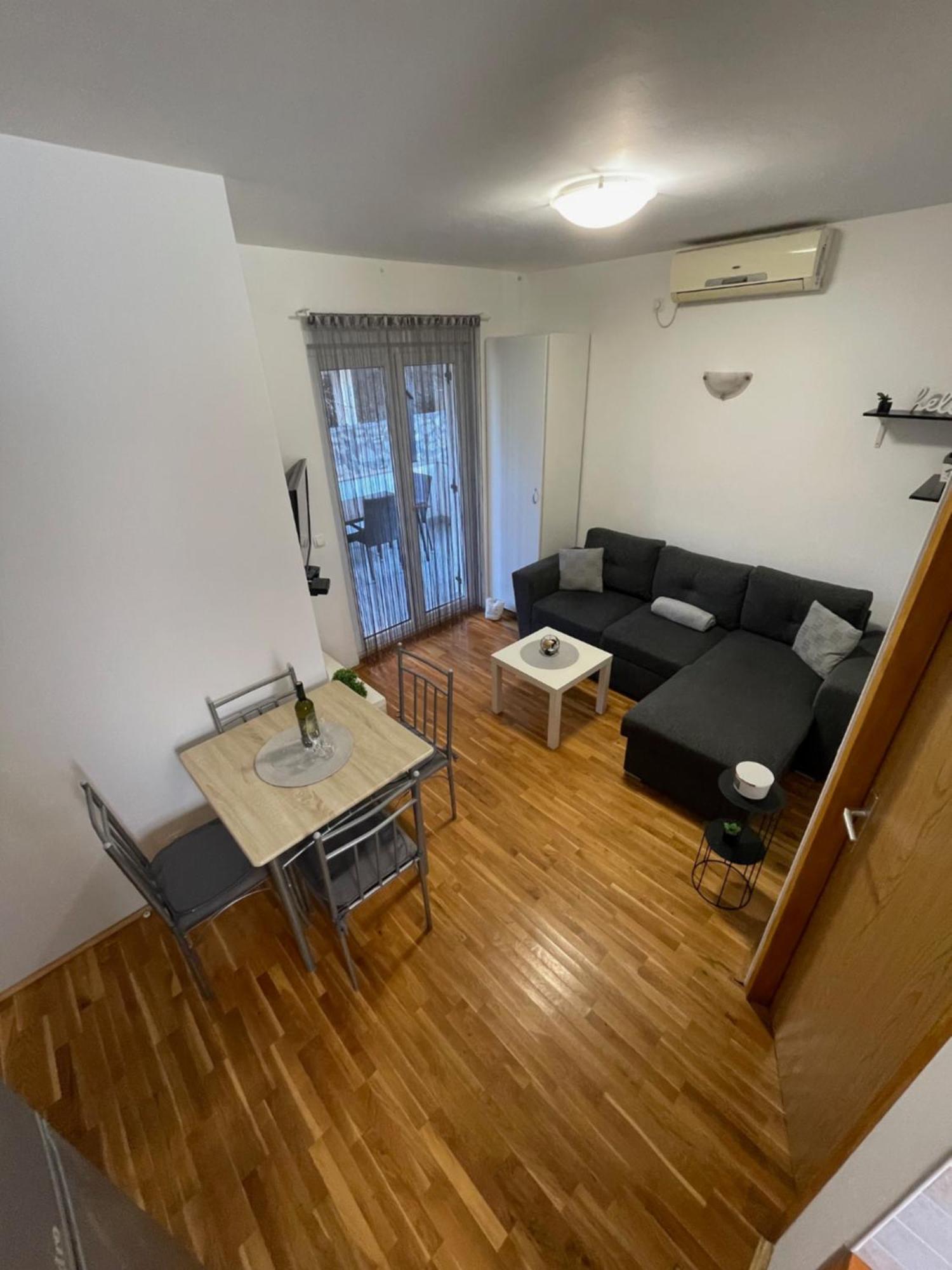 Appartamento Melani*** Novaglia Esterno foto