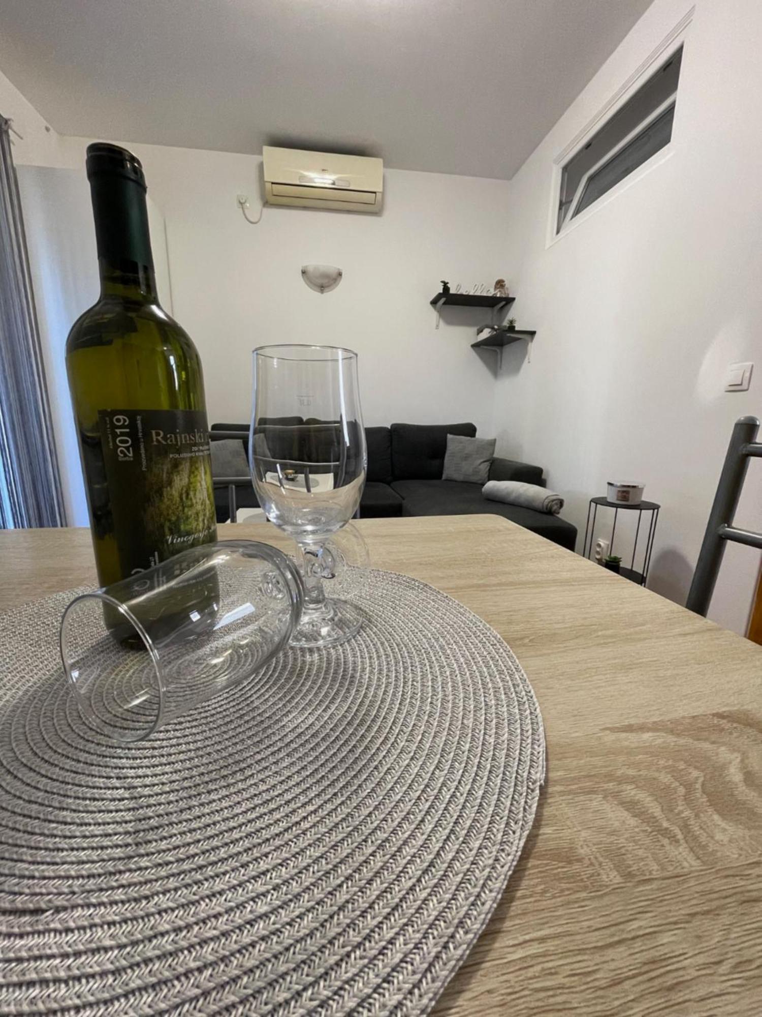 Appartamento Melani*** Novaglia Esterno foto
